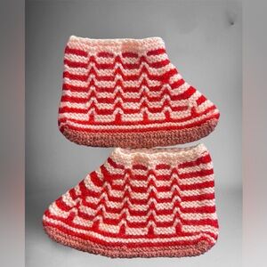 NWOT Hand-Knitted Red and light pink Wool Socks 🧦 Size 7 – Cozy & Warm